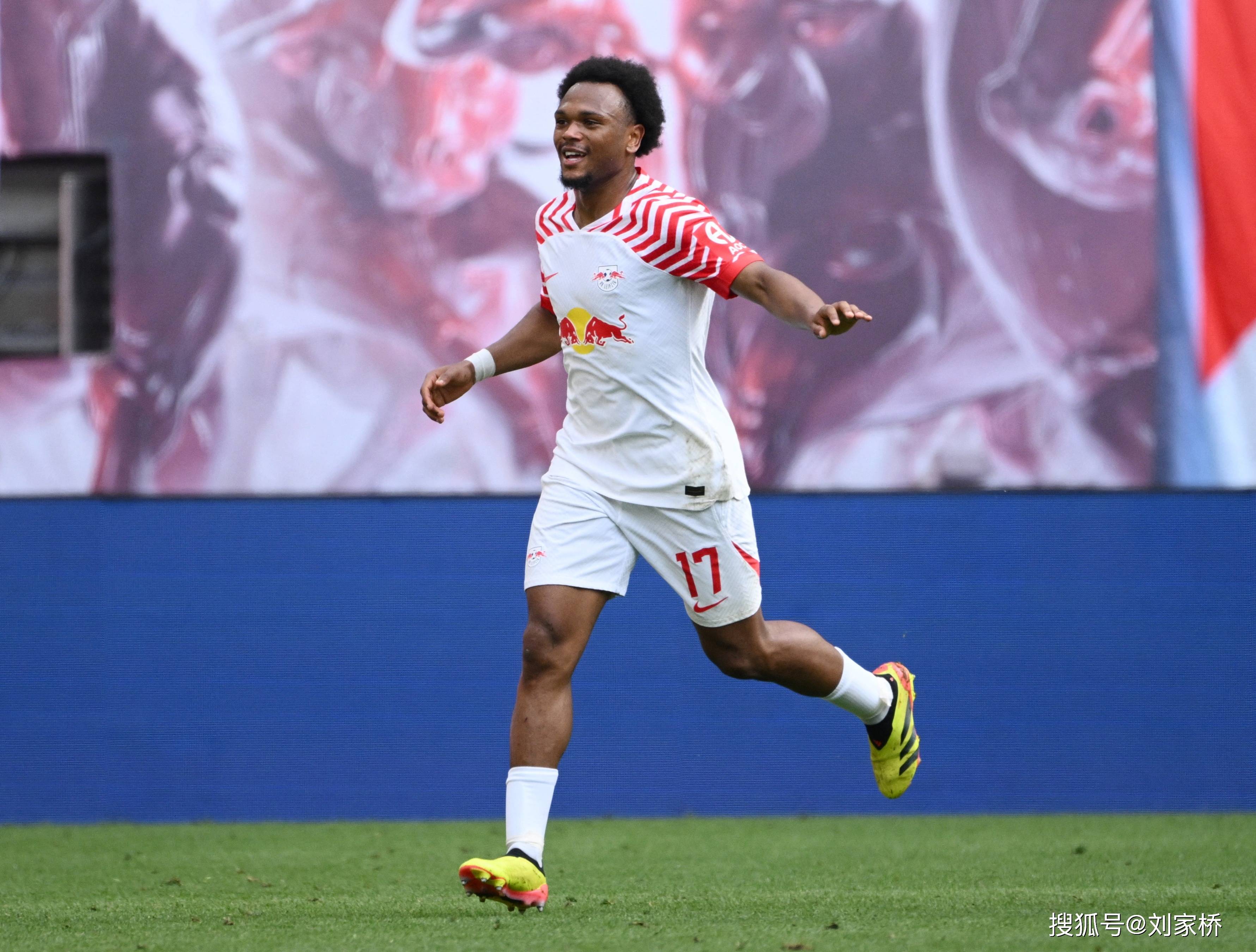 爱游戏体育下载关于重磅！转会期莱比锡调整名单以备意甲金州勇士今晨远射贴柱，风云突变波士顿凯尔特人集结日调整名单的信息